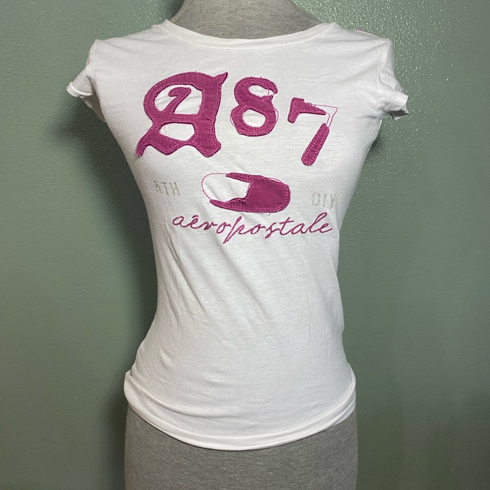 Y2K size small Aeropostale Women's White Tee with Pink Graphic
